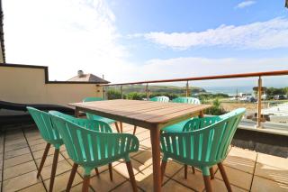 Beachside apartment, sea views - St Merryn - 3