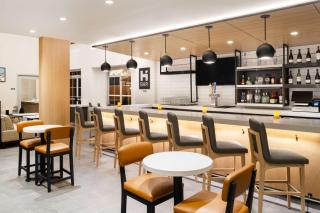 Hyatt House Colorado Springs Airport - 6