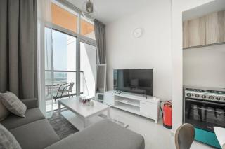 StoneTree - Cozy Fully-Furnished 1 BR in Damac Hills - Dubai - 5