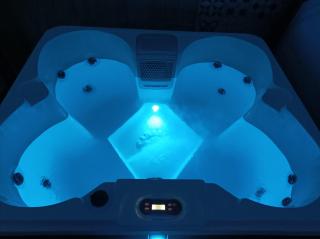 Gîte 4 pers, Jacuzzi privatif & Piscine & Lit cabane - 1