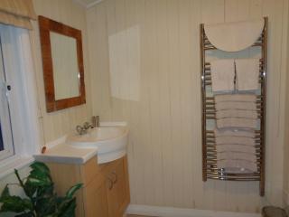 Log Cabin, Conveniently Situated halfway between Stratford and Warwick - Stratford-upon-Avon - 1
