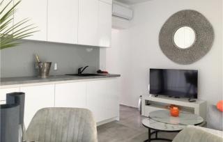 1 Bedroom Amazing Apartment In Sukosan - 3