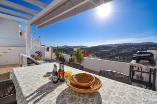 La Orza, Frigiliana Luxury center townhouse with pool and parking HansOnHoliday Rentals - 3