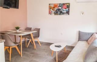 1 Bedroom Amazing Home In Licko Lesce - Ličko Lešće - 7