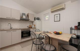 Pet Friendly Apartment In Baska Voda - Baška Voda - 1
