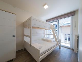 Chic Flat with Bunk Beds - 6