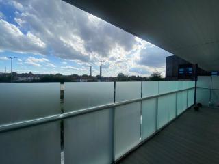 Stunning 2 Bedroom Apartment - Croydon - 2
