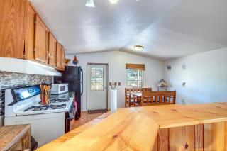 Charming Santa Rosa Home with Mountain Views and Porch - Santa Rosa - 2