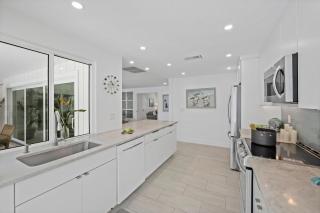 Direct boating access home in Olde Marco with pool - 1