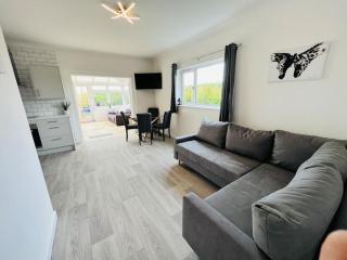 2 bedroom holiday home in the heart of west wales - St Clears - 2