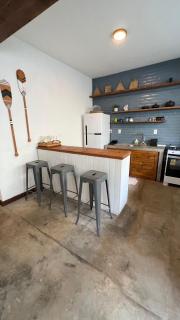 Casa Rústica com Rooftop e 2 Piscinas - 100mts do Mar - Rota dos Milagres - 4