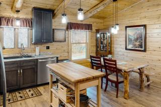 Blackbear Log Cabin - Morrisville - 3