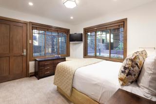 Fasching Haus Unit 210, Deluxe Condo w/ A/C, Private Deck, 2 Blocks from Downtown Aspen - 5
