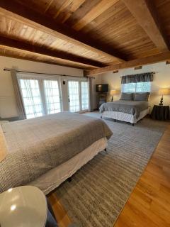 Berkshire Inn - Groveland - 4