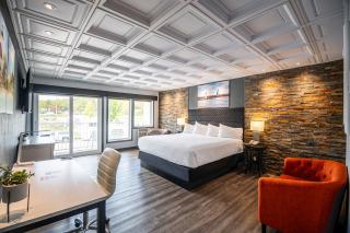 Terrace Bay Hotel - Lakefront - Escanaba - 9