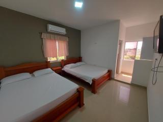 HOTEL LONDON Con Parqueadero - 1