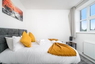 Luxury 2 Bedroom Apartment Free Parking, Netflix, Sleeps 6 - Watford - 2