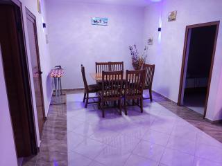 RS VILLA SHARE APARTMENT with private room ,good wifi, 150mts to beaches bus stop, - 5