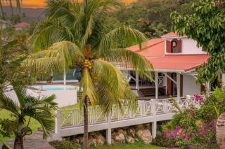 Spacieuse VILLA COROSSOL avec piscine et jeux extérieurs - Le Gosier - 9