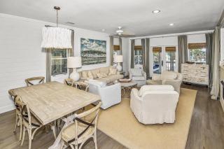 Short Distance to the White Sandy Beaches, Rendezvous Main House Carriage in Seaside home - Santa Rosa Beach - 6