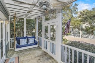 Short Distance to the White Sandy Beaches, Rendezvous Main House Carriage in Seaside home - Santa Rosa Beach - 4