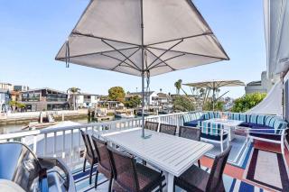 Stunning BayVIEW Home with Epic Waterfront Views! - Newport Beach - 8