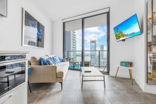 Exclusive High-Rise Edgewater 1BD - Tennis & Sauna - 0