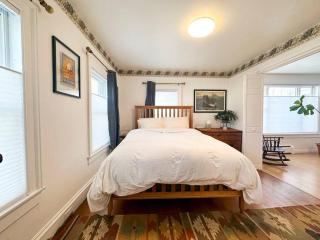 Whimsical apartment near downtown Winooski - Winooski - 4