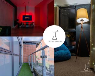 Luxury Birmingham City Centre Townhouse with BALCONY- Sleeps 10 - FREE Parking - Perfect for Contractors, Business Travellers, Families and other Groups - Near Bullring, Newstreet, Selfridges, NEC, NIA & Birmingham airport - 7