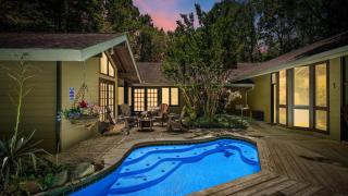 Smoky Speakeasy 2 Cabins 2 Hot Tubs and Private Pool - Gatlinburg - 8