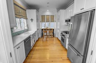 Beautifully remodeled "Taste & Sea" 3BR 3,5BA Steps from Beach Pools Optional Carriage cottage - Santa Rosa Beach - 4