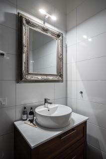 Spacious Oasis only Minutes From the City Center - 4