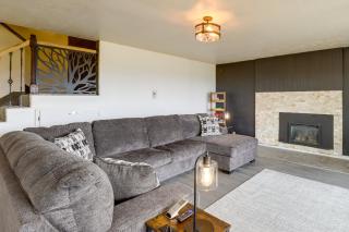 Steinaker State Park with Fireplace Vernal Getaway! - Vernal - 6