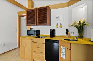 Cozy Queen Suite in European Village with Balcony view near beaches - Palm Coast - 1