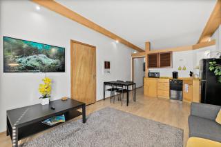 Cozy Queen Suite in European Village with Balcony view near beaches - Palm Coast - 7