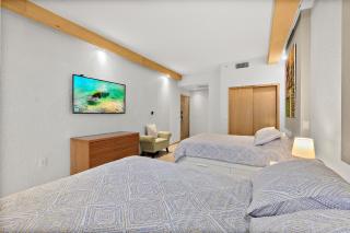 Cozy Queen Suite in European Village with Balcony view near beaches - Palm Coast - 8