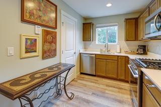 Easy Commuting! Modern SeaTac Unit with Fireplace - 2