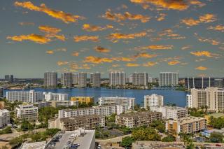 Luxurious Beach Resort Balcony - Sunny Isles Beach - 6