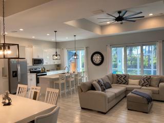 New home with POOL in Rotonda West Discount is 3900 plus fees 1000 off May -Nov - Rotonda West - 2