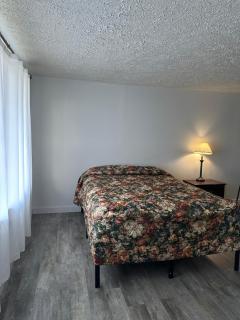 CITY VIEW MOTEL - 1