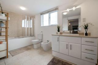 Knightsbridge Two Bed Apartment - Londra - 9