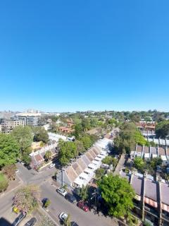 Sunny studio and the best view of the city, Glebe - 8
