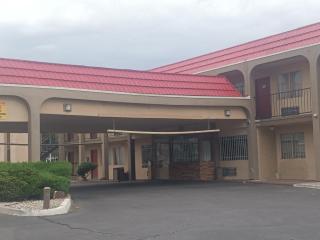 Tree Inn & Suites Albuquerque - Albuquerque - 0