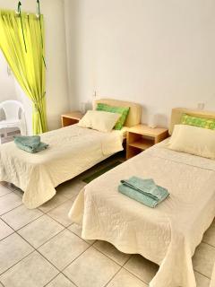 2 Bedroom, Sea Side Retreat Saronida - Saronida - 4