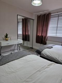 Stylish 2 bed home- short walk to Tottenham Stadium/Stations - Londen - 1