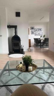 Villa Höpen 125qm 4 Schlafzimmer Citynah 5 Zi. Parkplatz Terasse WIFI - Seevetal - 1