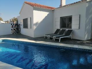 Belvilla by OYO Blissful Villa with Private Pool - Isla Cristina - 4