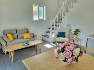 Crawlbay Suites Hotel - 6