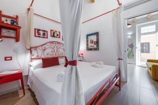 CHARMING HOUSE con doccia sensoriale e cortile interno - CENTRO STORICO - Cagliari - 2