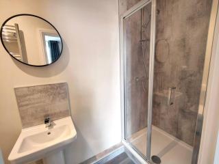 Carvetii - ANNE House Room 1 - Dbl bed Ground floor en-suite - 1